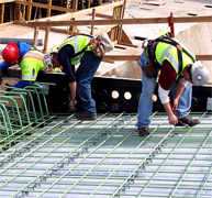 Scavi e costruzione strade urbane ed interurbane realizzati dal Gruppo Guido Costruzione che progetta, costruisce, gestisce cantieri edili a livello internazionale, il nostro dipartimento di ingegneria Edile conta con professionisti in ogni campo con esperienza pluriennale nella progettazione e realizzazione di opere edili tipo residenziale, impianti strutturale, costruzione ponti, progettazione gallerie, realizzazione scavi, strade, strutture per cantieri internazionali nonch la impiantistica necessaria per opere edili a medio e lungo termine. Disegno e progettazione di architettura nella edilizia per residenze, ville, impianti industriali ed applicazioni di cantieri internazionali