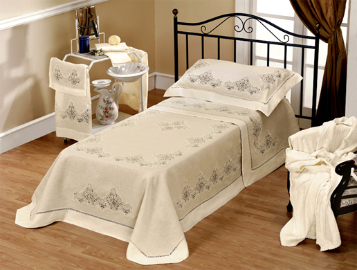 Ropa Blanca para el dormitorio Italiano en lino, para quien ama los productos refinados e importantes producimos artesanalmente a mano en base a vuestra solicitud: no cuestan poco pero son productos unicos que ayudan a convertir especiales cada ocasion, sabanas matrimoniales con fundas, colcha de lana matrimonial, edredon para camas, edredon de invierno con plumas, cubrecamas con fundas de almohada, cubrecasmas de piqu�, sabanas adicionales para camas con funas de almohada incluida, frazada de lana para cama una plaza 