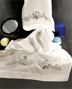 Bolognino Casa produce blanqueria y ropa blanca total para banos de casa con ajuar completo para la comodidad y elegancia de la casa como en italia, toallas grandes para ba�o, toallas medianas para el ba�o, toallas peque�as para visitas, toallas medianas en lino, toallas peque�as para el bidet, toallas peque�as de lino, tapetes para ba�o, bata de ba�o