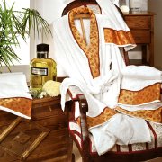 Coleccion completa de productos para el bano, Bolognino Casa produce blanqueria y ropa blanca total para banos de casa con ajuar completo para la comodidad y elegancia de la casa como en italia, toallas grandes para ba�o, toallas medianas para el ba�o, toallas peque�as para visitas, toallas medianas en lino, toallas peque�as para el bidet, toallas peque�as de lino, tapetes para ba�o, bata de ba�o